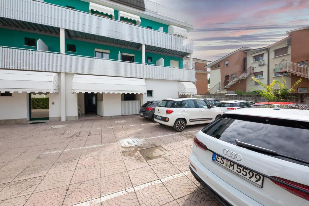 Hotel Olanda Lido di Jesolo Exterior photo